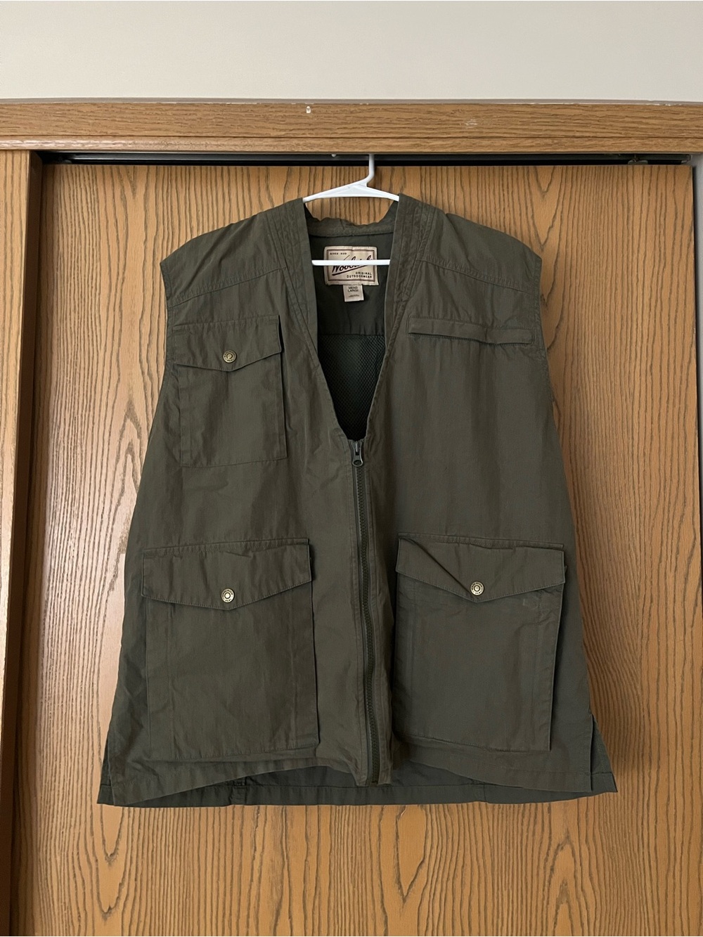 Vintage Men’s Woolrich outdoor wear cotton utility vest in earth green size L